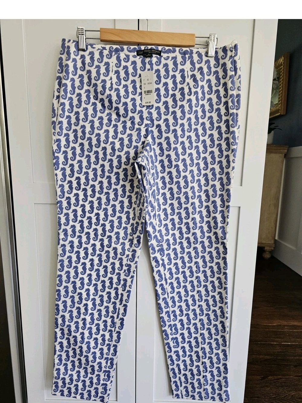 Brooks Brothers Natalie Fit White Periwinkle Seahorse Print. Size 8